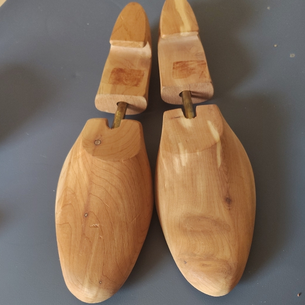 Men's Wooden Shoe Trees by Rochester Shoe Tree Co. Fits 10.5/11W Comfortable